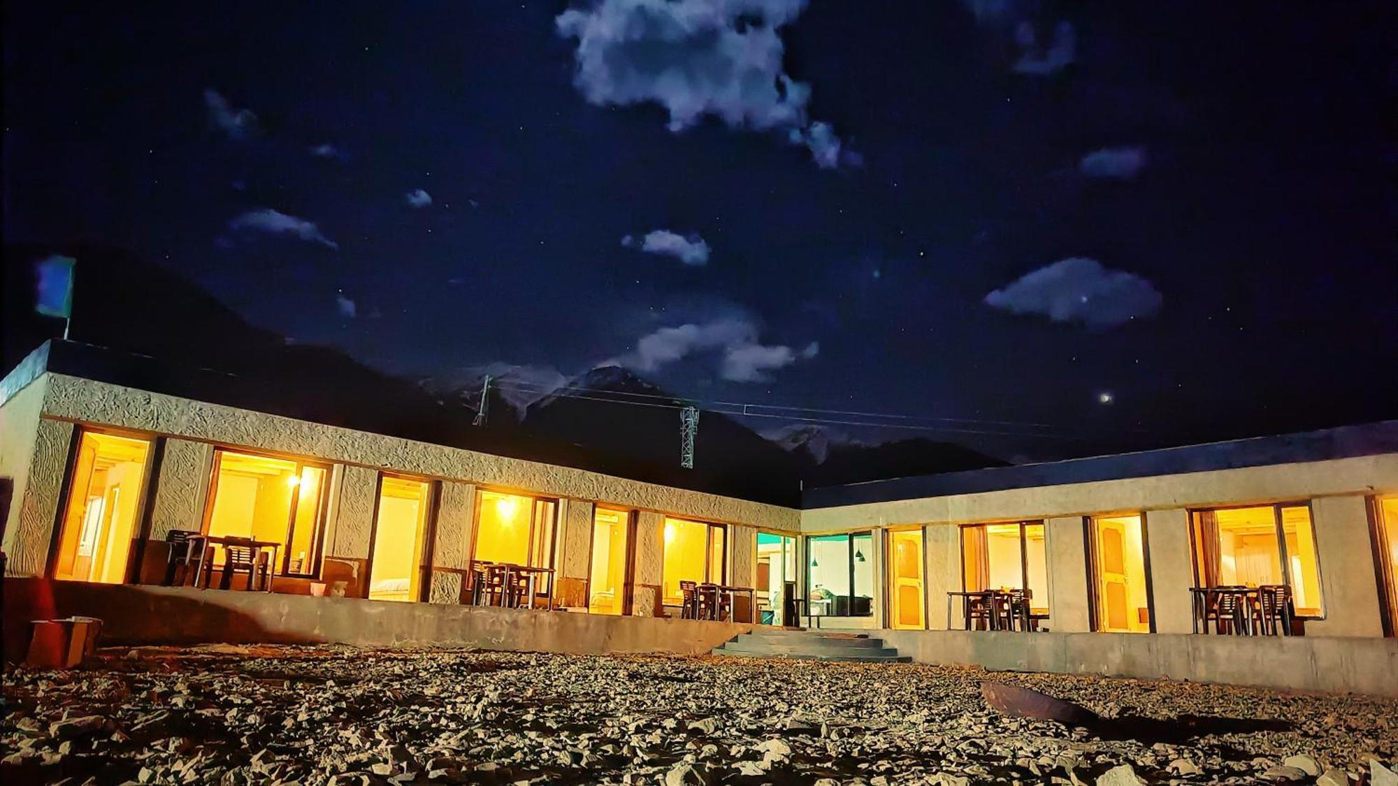 ホテル Mystic Pangong Spangmik エクステリア 写真