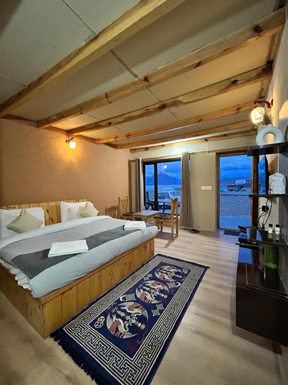 ホテル Mystic Pangong Spangmik エクステリア 写真